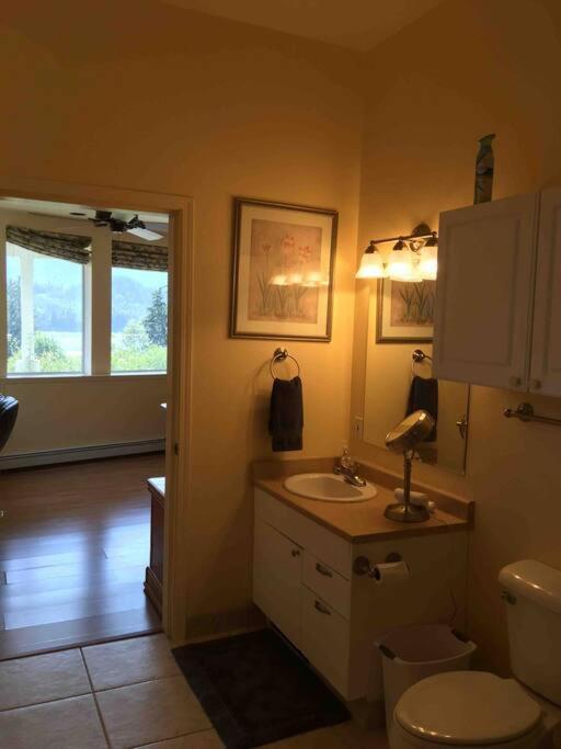 Kelli Creek Cottage - Reduced Price On Tours Juneau Room photo